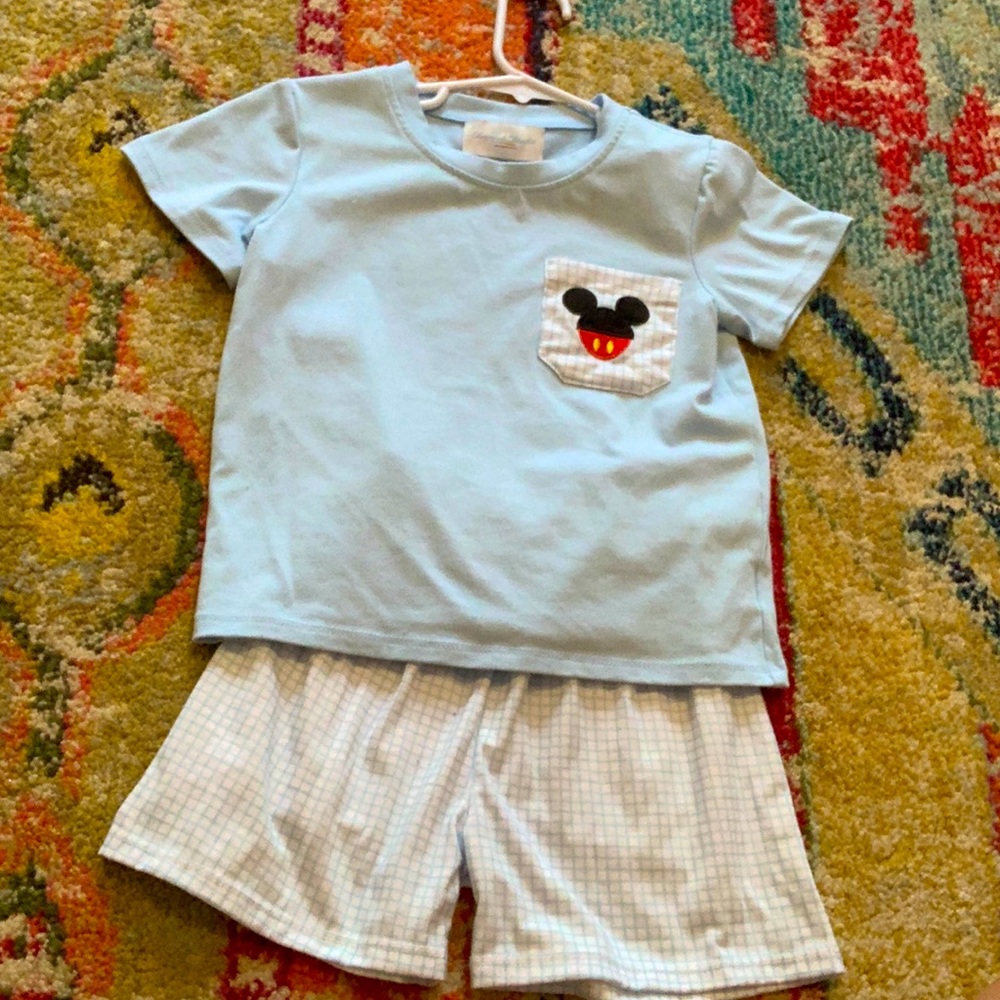 Mickey Mouse outfit for little boy